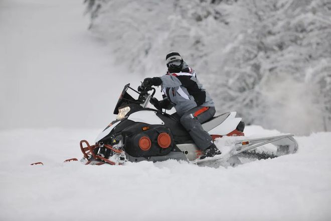 谈球吧体育：观雪场15丨华中最大滑雪场雪质堪比阿尔卑斯山(图4)