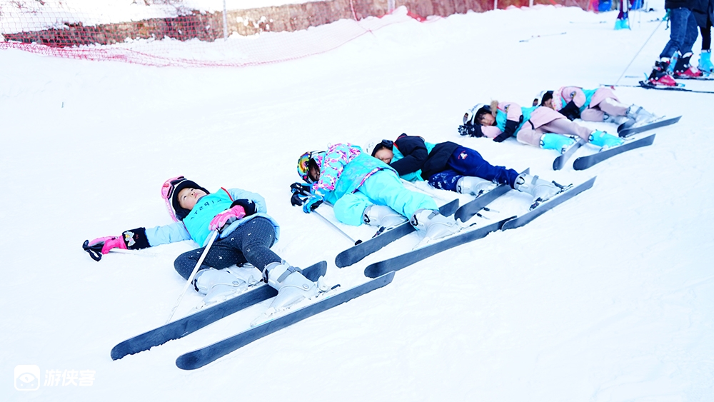 谈球吧体育：自由式滑雪空中技巧介绍有关自由式滑雪空中技巧相关介绍