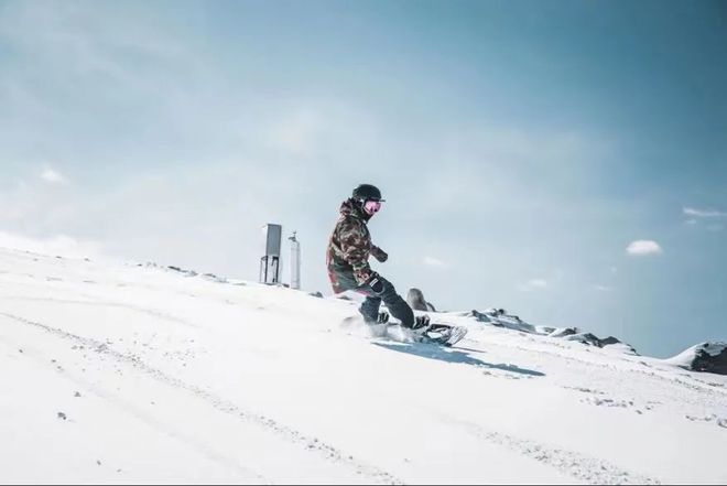 谈球吧体育：雪圈最奢单板出现！雪板中的劳斯莱斯(图10)